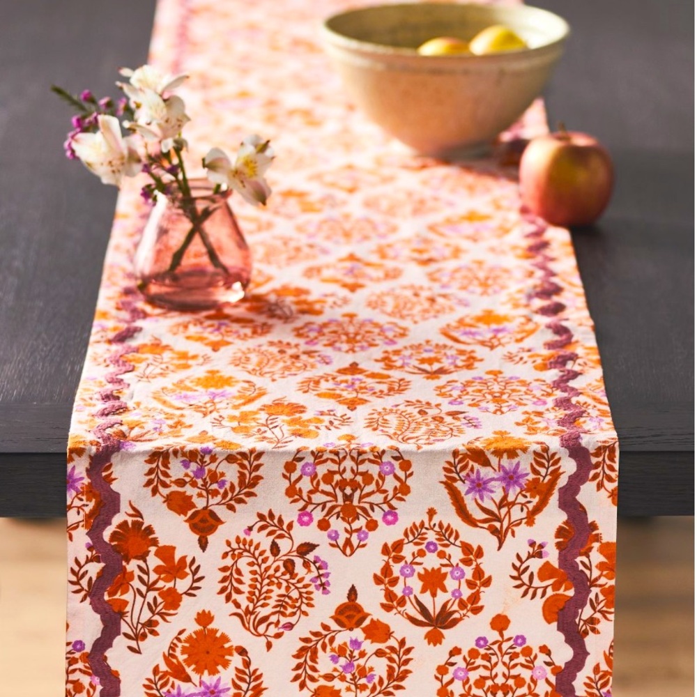 Meera‎ table runner - Picture 2 of 9